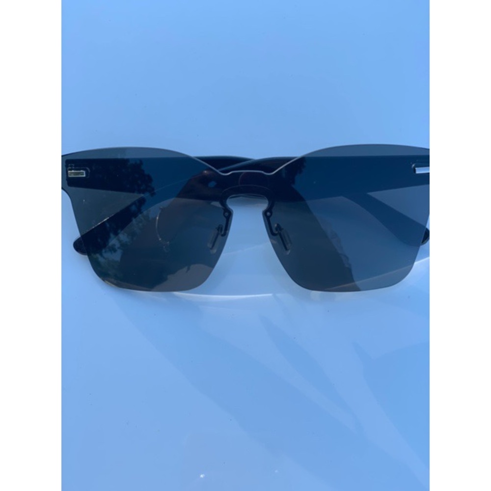 Black Square Sunglasses